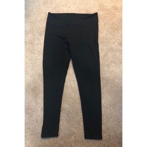 Fabletics black ankle length leggings - size large